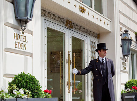 Hotel-Eden-Rome-entrance_