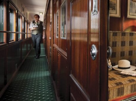 Rovos-PullmanLadyMagServ